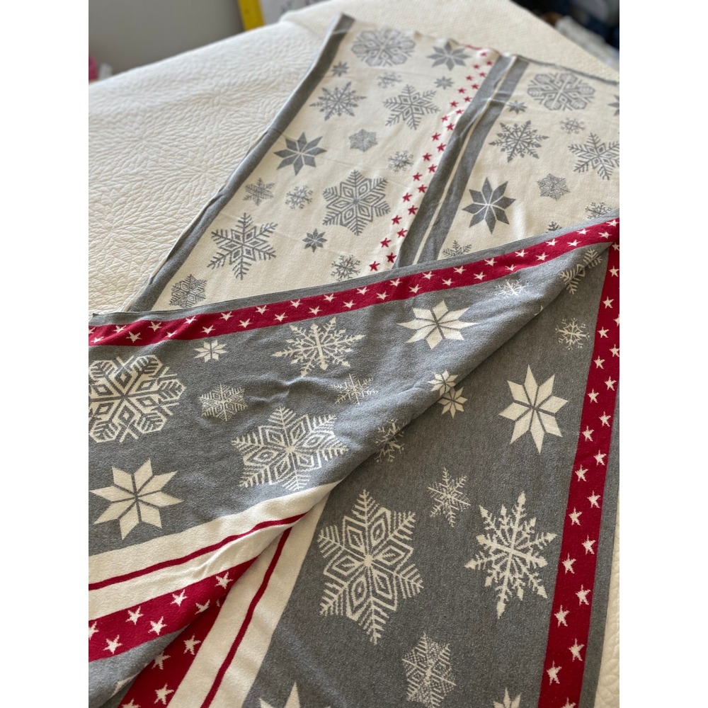 Winter-themed, reversible 100% cotton knit Artisan de Luxe Home throw blanket - Picture 6 of 10